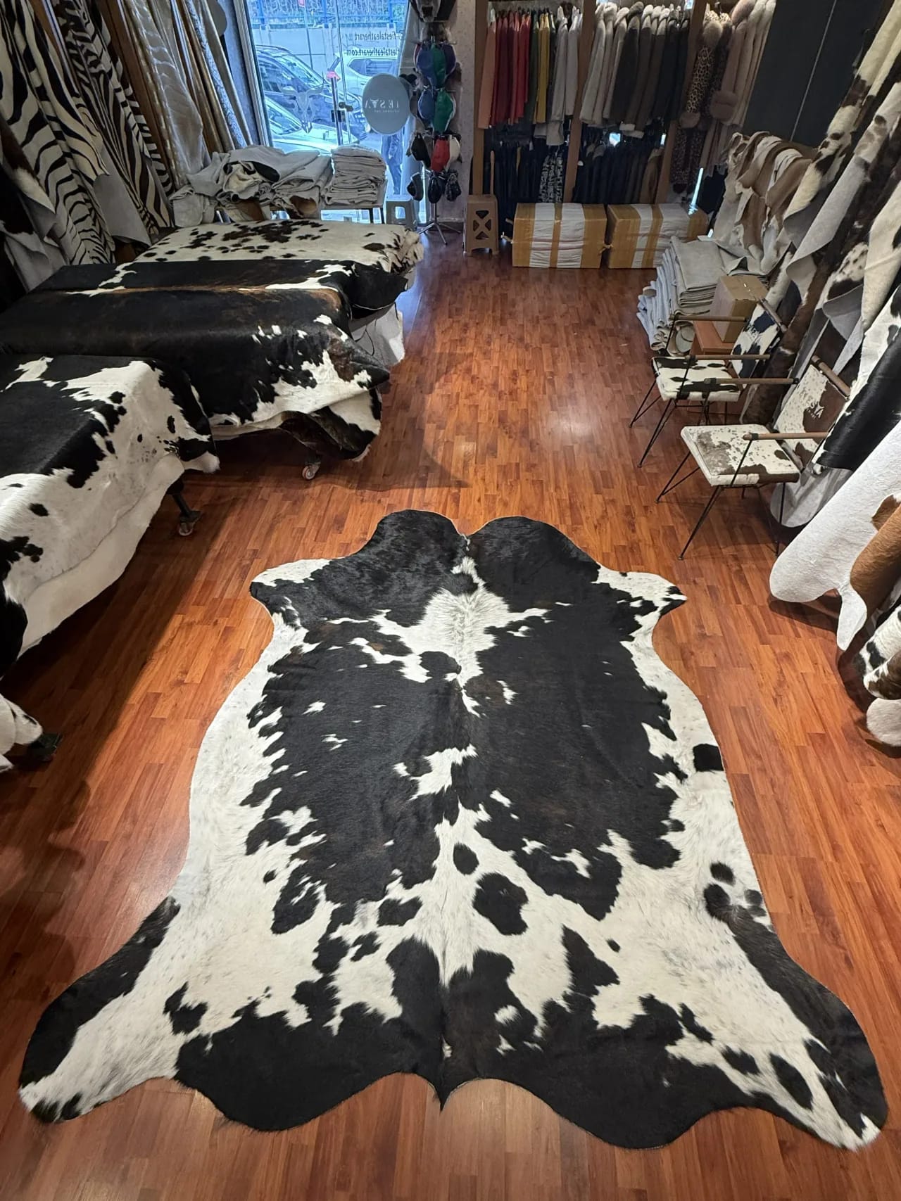 Fiesta Leather Art Hakiki Deri Dana Postu SİYAH BEYAZ 220 x 250 - 1